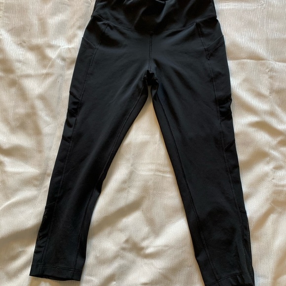 Women’s cropped leggings - Picture 3 of 4